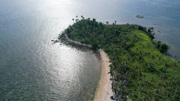 Drönarbild Liten Och Vacker Grön Filippinerna Island Med Blått Klart — Stockfoto