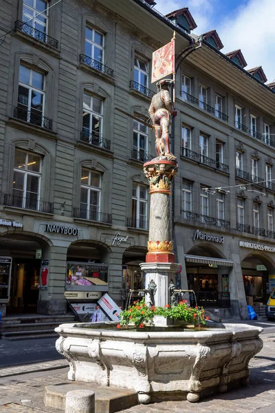 Vertical Shot Monument Fountain Marktgasse Street Bern Switzerland — Stock Photo, Image