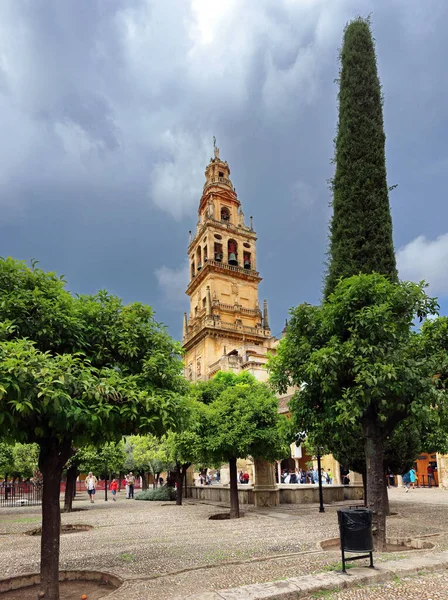 Dzwonnica Dziedziniec Przed Wielkim Meczetem Kordobie Andaluzja Hiszpania — Zdjęcie stockowe