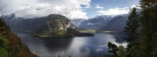 Beautiful Panoramic Landscape Lake Hallstatt Mountain Range Salzkammergut Austria — Stock Photo, Image