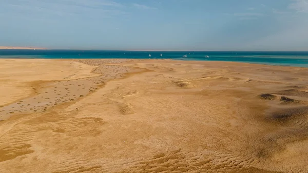Une Vue Aérienne Île Geysum Egypte Entourée Par Mer Rouge — Photo