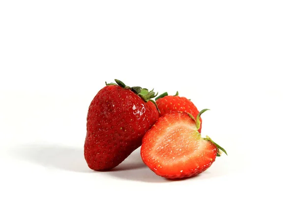 Close Van Mooie Rijpe Aardbeien Witte Achtergrond — Stockfoto
