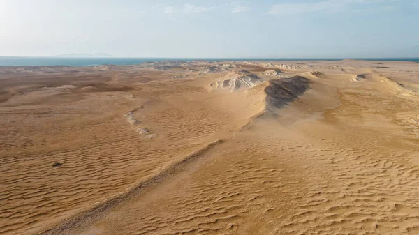 Une Vue Aérienne Île Geysum Egypte Entourée Par Rouge — Photo