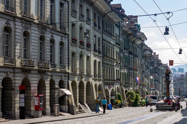 Una Vista Casas Históricas Típicas Con Restaurantes Tiendas Centro Berna — Foto de Stock