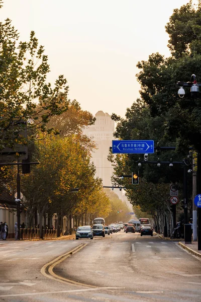 Een Verticaal Schot Van Een Verkeer Straat Van Sjanghai China — Stockfoto