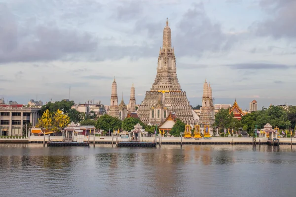 Templo Tailandés Real Primera Clase Wat Arun Río Chao Phraya — Foto de Stock