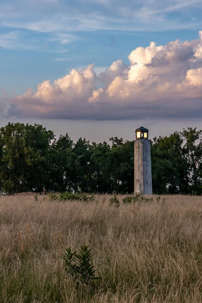 利文斯通纪念灯塔的垂直照片 密歇根底特律的历史遗迹 — 图库照片