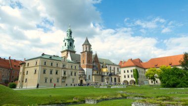 Polonya, Varşova 'nın güzel mimarisi güneşli bir günde