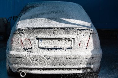 Araba yıkama, özel köpüklü araba yıkama ve özel yumuşak fırça ve yüksek basınçlı su, BMW E46, Volos Greece 5-26-202