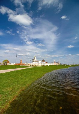 Bogoroditse-Rozhdestvensky Manastırı ve göleti, Kolomna şehri, Moskova Oblastı, Rusya