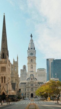 Meşhur olana bakan bir yol.