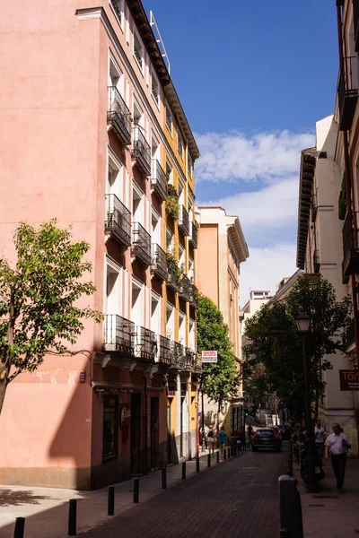 马德里市中心附近街道的垂直截图 西班牙 — 图库照片