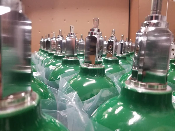 Gros Plan Nombreux Cylindres Verts Haute Pression Recouverts Plastique — Photo