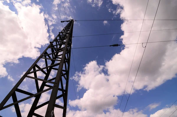 Yüksek Voltajlı Elektrik Iletim Kulesi Enerji Pilonu — Stok fotoğraf