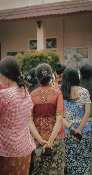 Back View Group Women Building — Stock Photo, Image