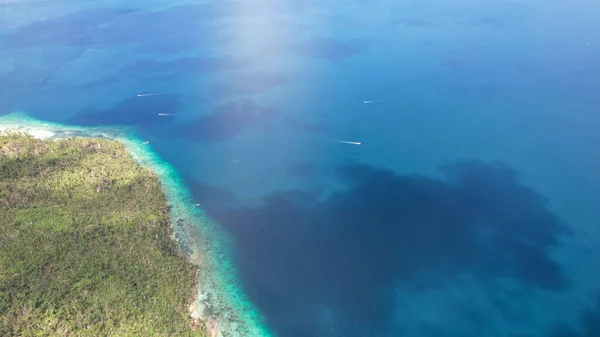 Eine Schöne Luftaufnahme Einer Insel Mit Meer Einem Sonnigen Tag — Stockfoto