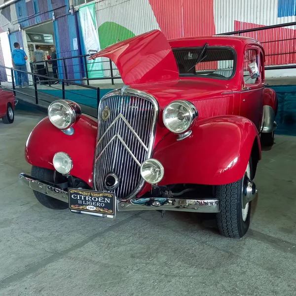 Vintage Red Elegant Citroen Traction Avant Legere Warehouse Yard Front — Stock Photo, Image