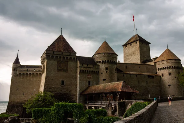 在瑞士一个古老的齐隆城堡的美丽的照片 — 图库照片