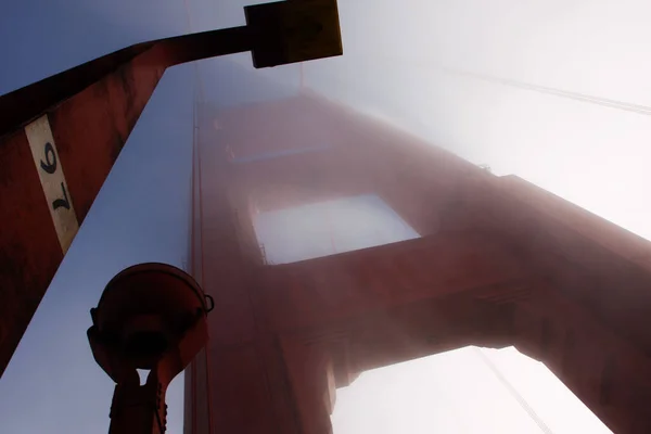 Low Angle Shot Golden Gate Bridge San Francisco California United — Stock Photo, Image