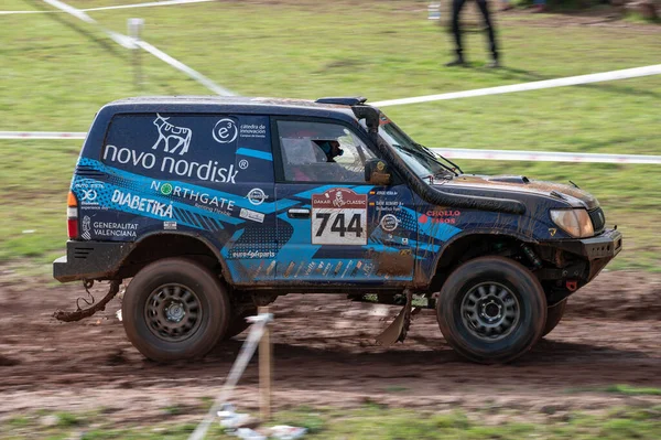 Blue Toyota Land Cruiser J90 Przygotowany Rajd Dakar — Zdjęcie stockowe