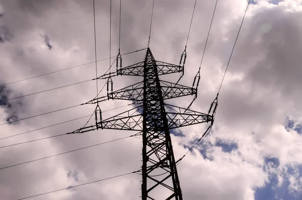 Yüksek Voltajlı Elektrik Iletim Kulesi Enerji Pilonu — Stok fotoğraf
