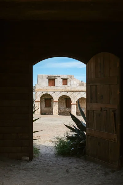 Eine Vertikale Einstellung Eines Westernfilms Der Der Wüste Tabernas Almeria — Stockfoto