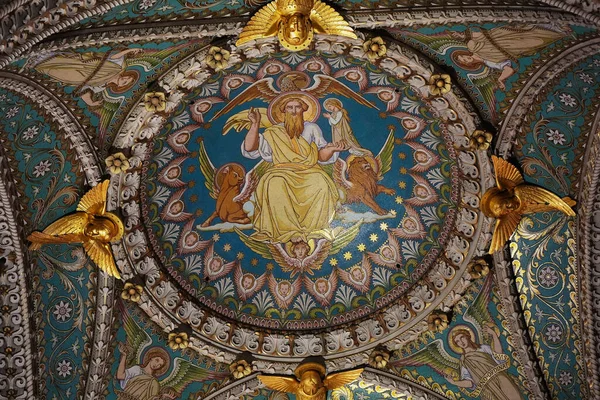 Крупный План Интерьера Базилики Богоматери Фурвье Лионе Франция — стоковое фото