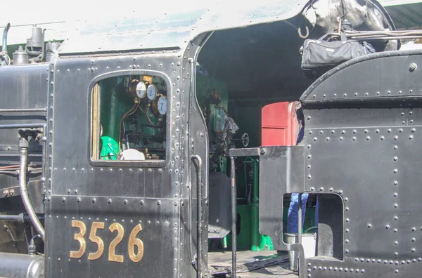 Sidney, Avustralya 'daki bir terminalde buhar treninin yakın plan çekimi.