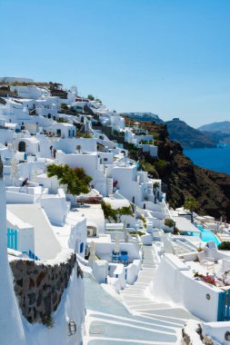 Yunanistan 'daki Santorini adasının dikey çekimi