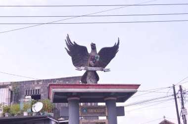 Terung Wetan Köyündeki Garuda Pancasila Anıtı, Krian Bölgesi, Sidoarjo Regency
