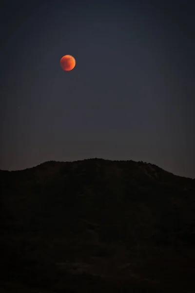 Una Vista Misteriosa Cielo Notturno Con Luna Rossa Los Angeles — Foto Stock