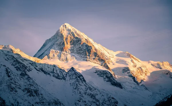 Красивый Вид Горы Dent Blanche Время Заката Швейцарии — стоковое фото