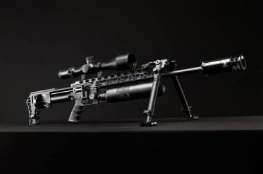 Siyah zemin üzerinde izole edilmiş bir FX çarpışma M3 hava tabancası