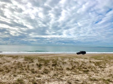Kuzey Bribie Adası, Avustralya Bulutlu bir günde
