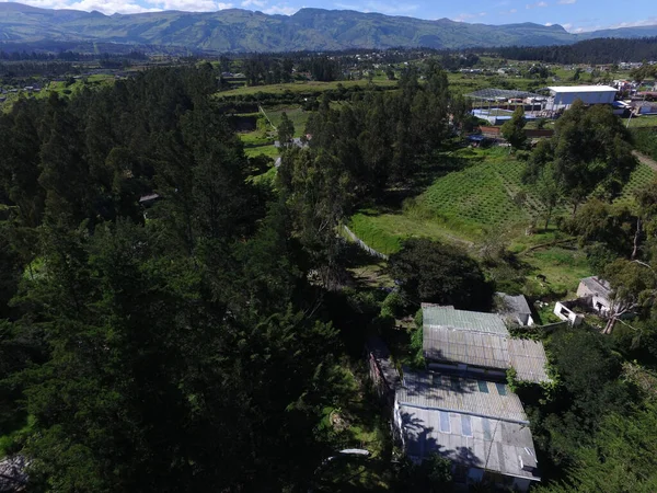 Vue Aérienne Des Collines Couvertes Forêts Verdoyantes Des Maisons Campagne — Photo