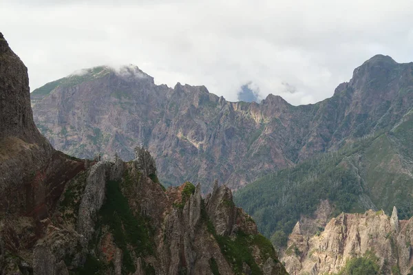 Zerklüftete Berglandschaft Auf Einem Königsweg Zwischen Pico Ruivo Und Pico — Stockfoto
