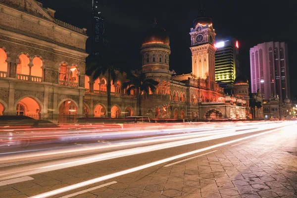 Una Lunga Esposizione Semafori Contro Edificio Sultan Abdul Samad Kuala — Foto Stock