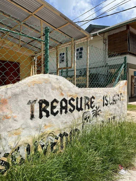 Vertical Shot Wall Treasure Island Text Skull Sign Seychelles — Stock Photo, Image