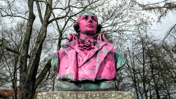 Eine Bronzestatue Göttingen Internationalen Frauentag Illegal Rosa Bemalt — Stockfoto