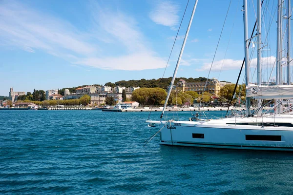 White Yacht Harbor — Stock Photo, Image