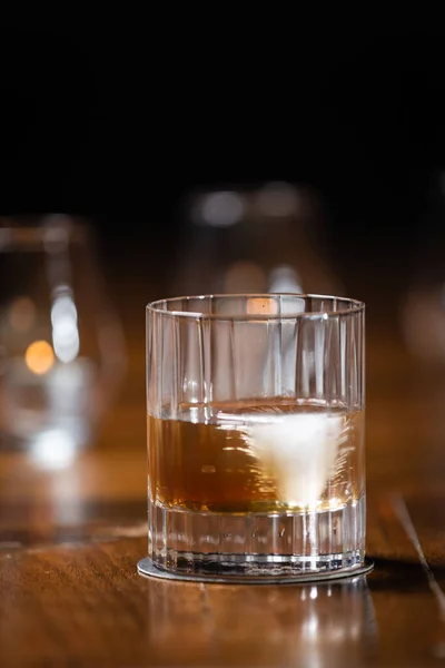 Bicchiere Whisky Tavolo — Foto Stock