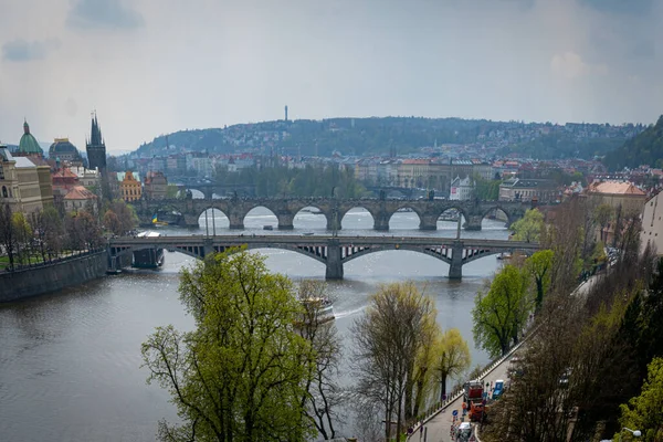 Ponte Carlos Sobre Rio Praga — Fotografia de Stock