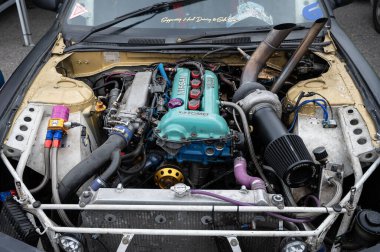 Nissan Silvia S14 'ün motoru sürüklenmeye hazır.