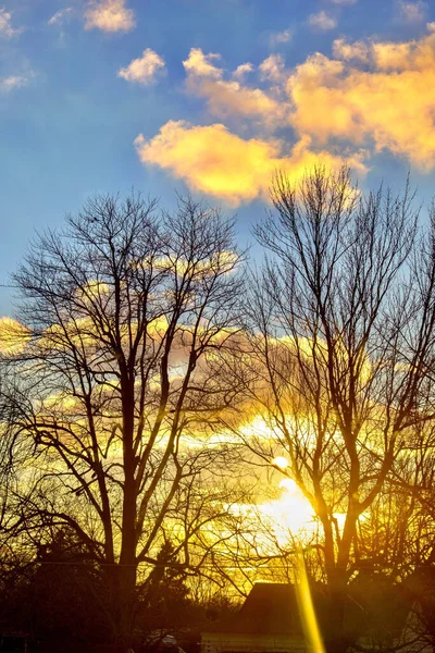 Tiro Vertical Pôr Sol Dourado Mágico Sobre Atlanta Indiana — Fotografia de Stock