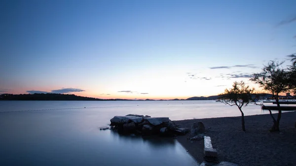 Scenic Vie Silk Effect Water Rocks Croatian Beach Sunset — Stock Photo, Image