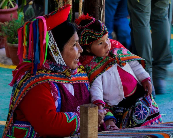 Tecelões Locais Uma Comunidade Perto Cusco Peru — Fotografia de Stock