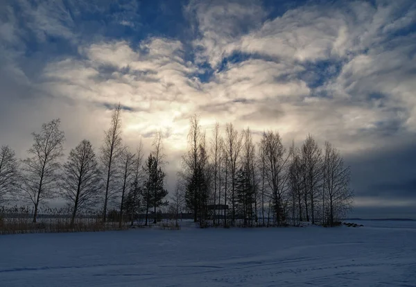 Ein Schneebedecktes Feld Finnland Bei Sonnenaufgang — Stockfoto