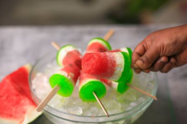 Karpuzlu dondurma, meyveli buzlu dondurma.