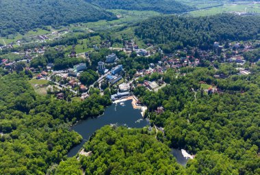 Rusya tatil beldesinin hava manzarası - Romanya, yukarısı, yaz