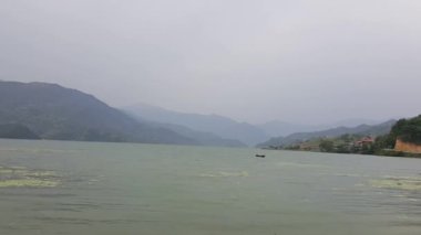 Nepal 'deki en büyük ikinci tatlı su gölü, Phewa Gölü.